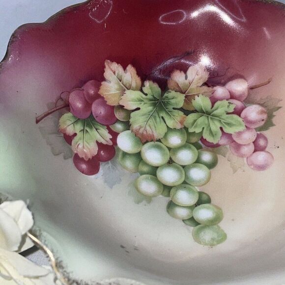 LOVELY BAVARIAN "PRINCE REGENT" GRAPES MOTIF SCALLOPED GILDED EDGE BOWL - Picture 4 of 16